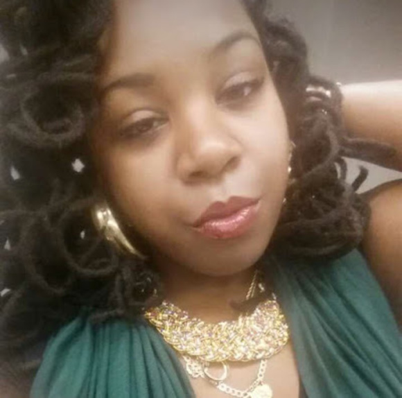 Meet your Posher, Alexia - Picture 1 of 1